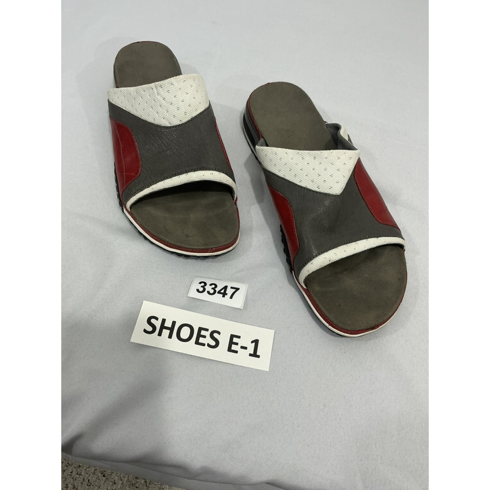 Men’s Nike Air Size 13 M Gray Red Slip On Slides